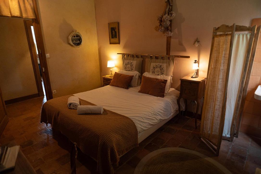 Bed and Breakfast Les Jardins Des Soussilanges Céron Esterno foto